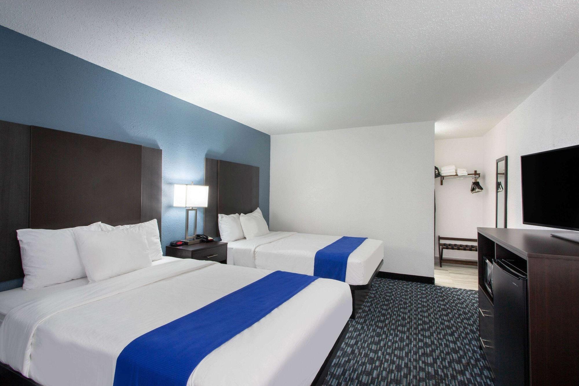 Baymont By Wyndham Charlotte University Exterior foto
