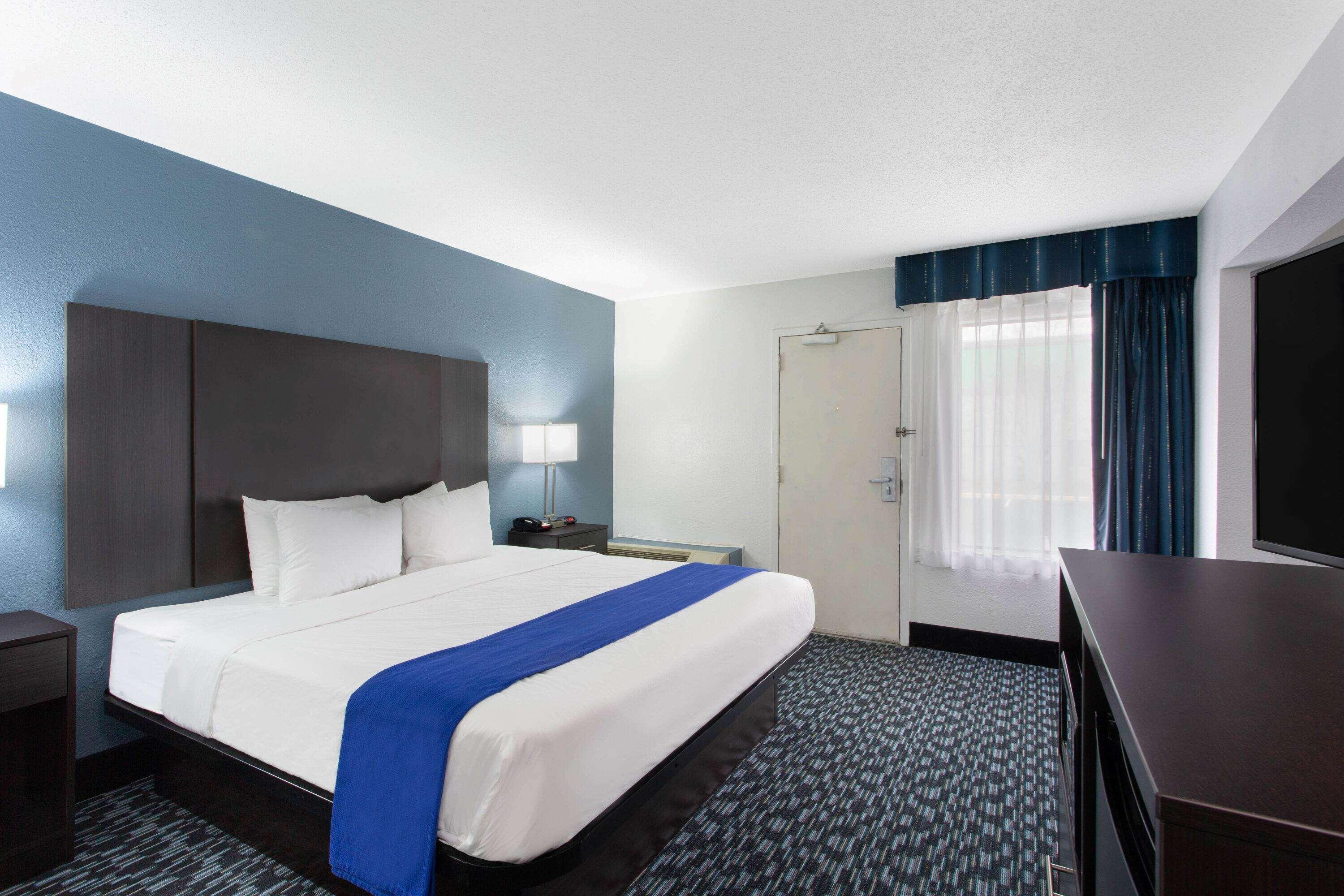 Baymont By Wyndham Charlotte University Exterior foto